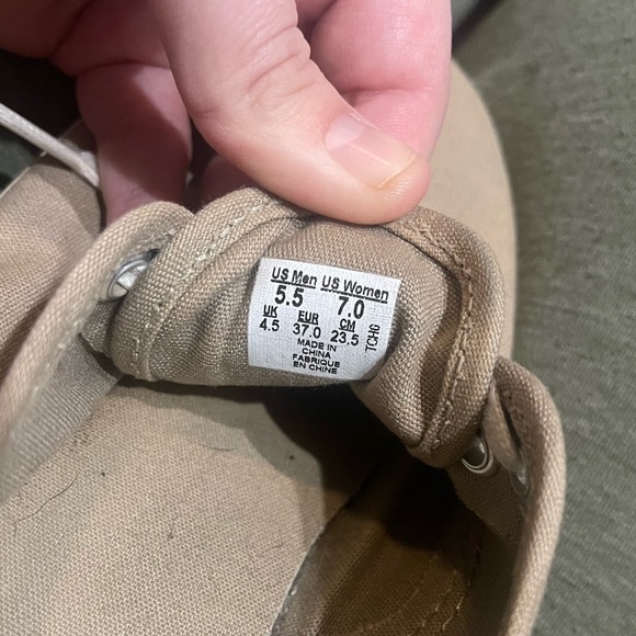 Vans - Picture 6 of 7